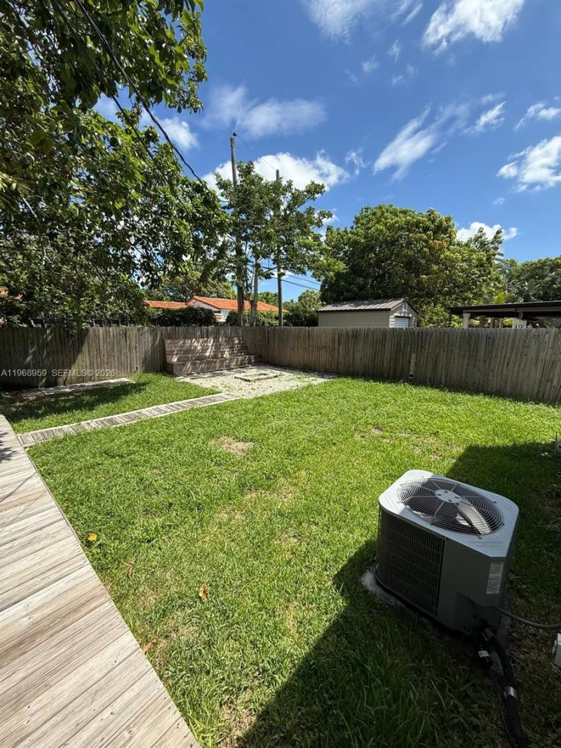 235 NE 46th St , Miami, FL 33137 Photo