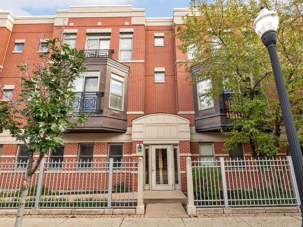 1421 S Halsted Street, Unit 3A, Chicago, IL 60607