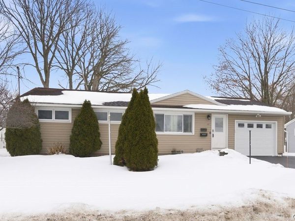 117 Saslon Park Drive, Liverpool, NY 13088