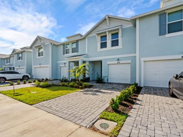 419 Salisbury Circle, Fort Pierce, FL 34982