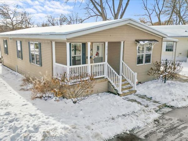 173 Northshore Road, Elgin, IL 60123