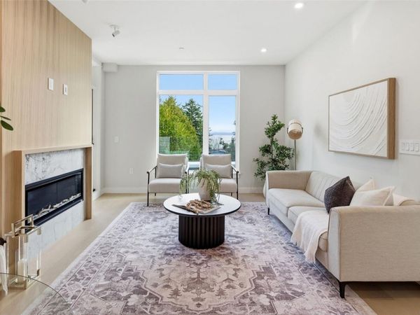 5229 Cordova Bay Rd, Unit 301, Saanich, BC V8Y 2L1