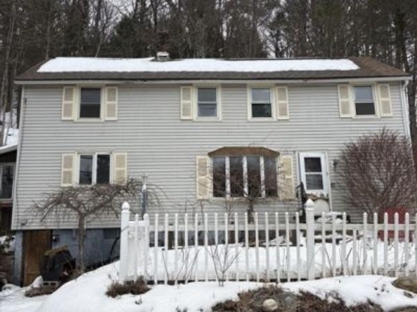 13 Basket St, Huntington, MA 01050