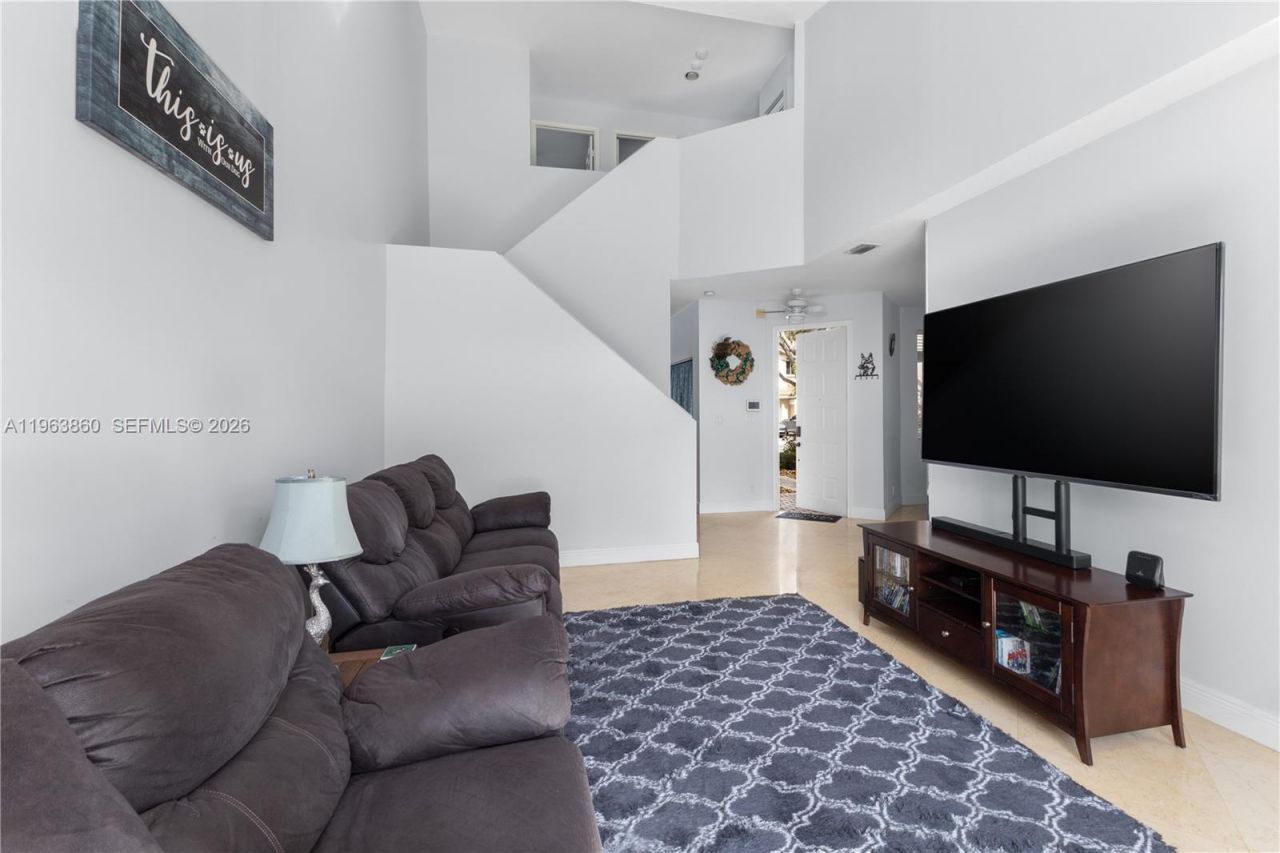 15832 SW 10th St, Pembroke Pines, FL 33027 Photo