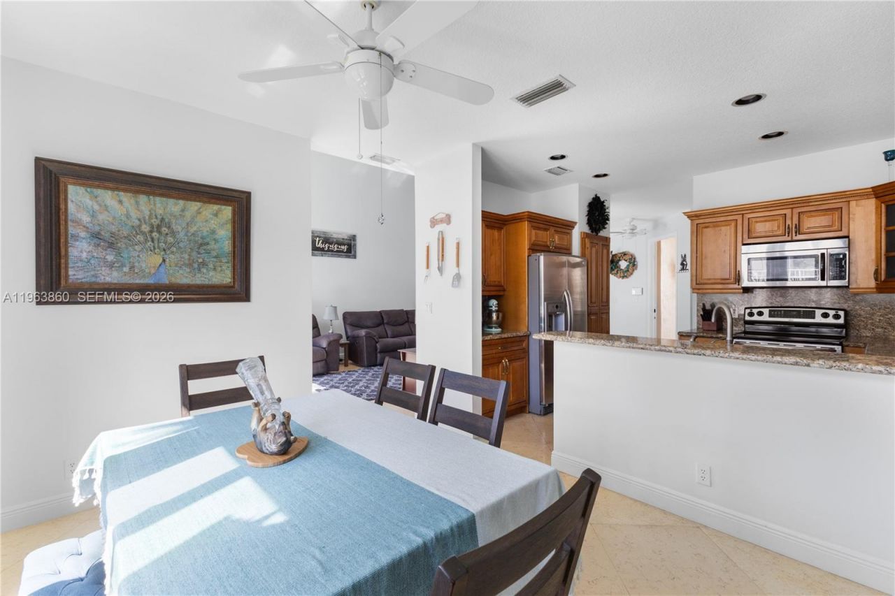 15832 SW 10th St, Pembroke Pines, FL 33027 Photo