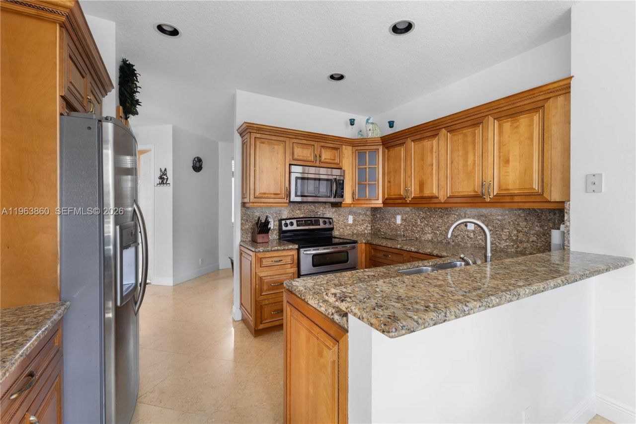 15832 SW 10th St, Pembroke Pines, FL 33027 Photo