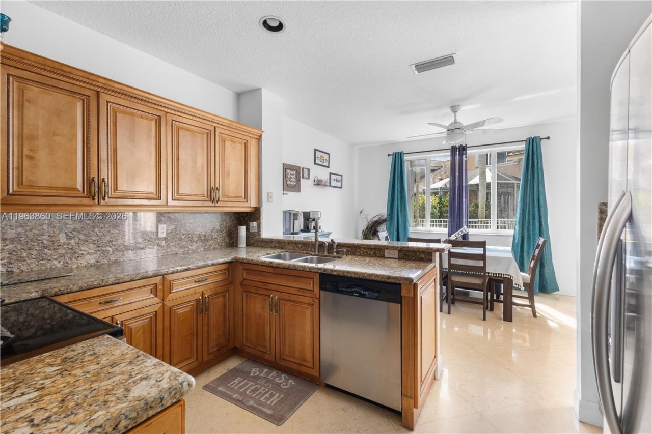 15832 SW 10th St, Pembroke Pines, FL 33027 Photo