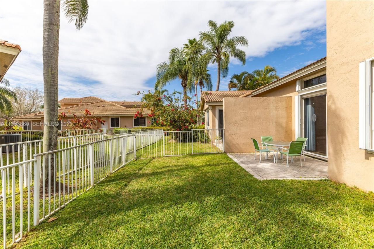 15832 SW 10th St, Pembroke Pines, FL 33027 Photo