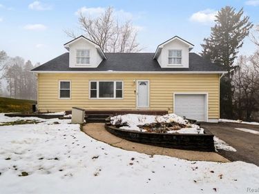 768 Pleasant Ridge, Orion Twp, MI 48362