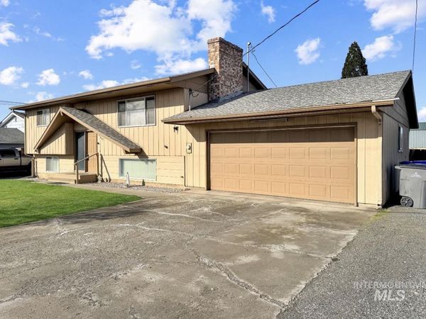 407 Linden Dr, Lewiston, ID 83501