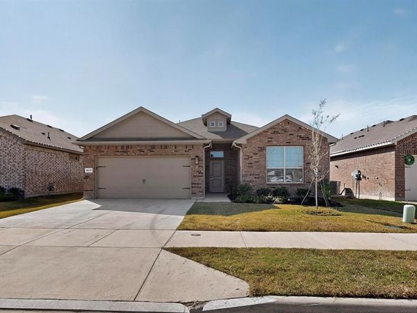 8517 Centerboard Lane, Fort Worth, TX 76179