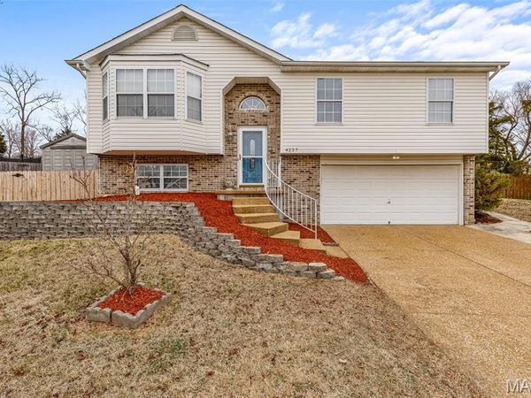 4237 NW Point Drive, House Springs, MO 63051