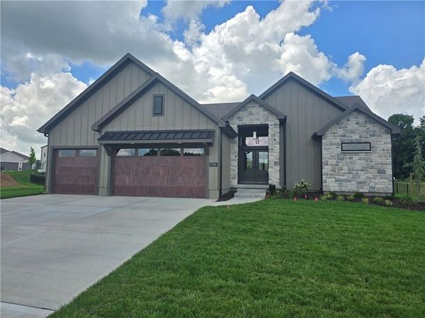 2750 SW Heartland Road, Lee's Summit, MO 64082