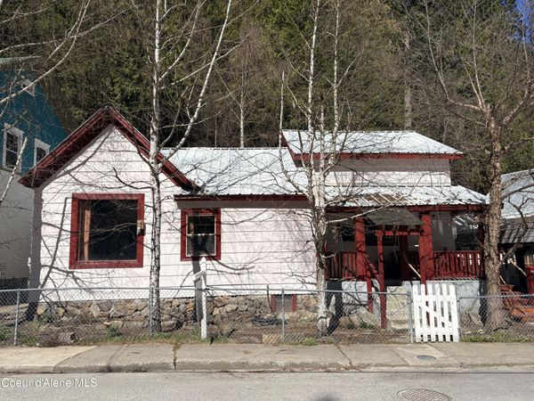 176 King St, Wallace, ID 83873