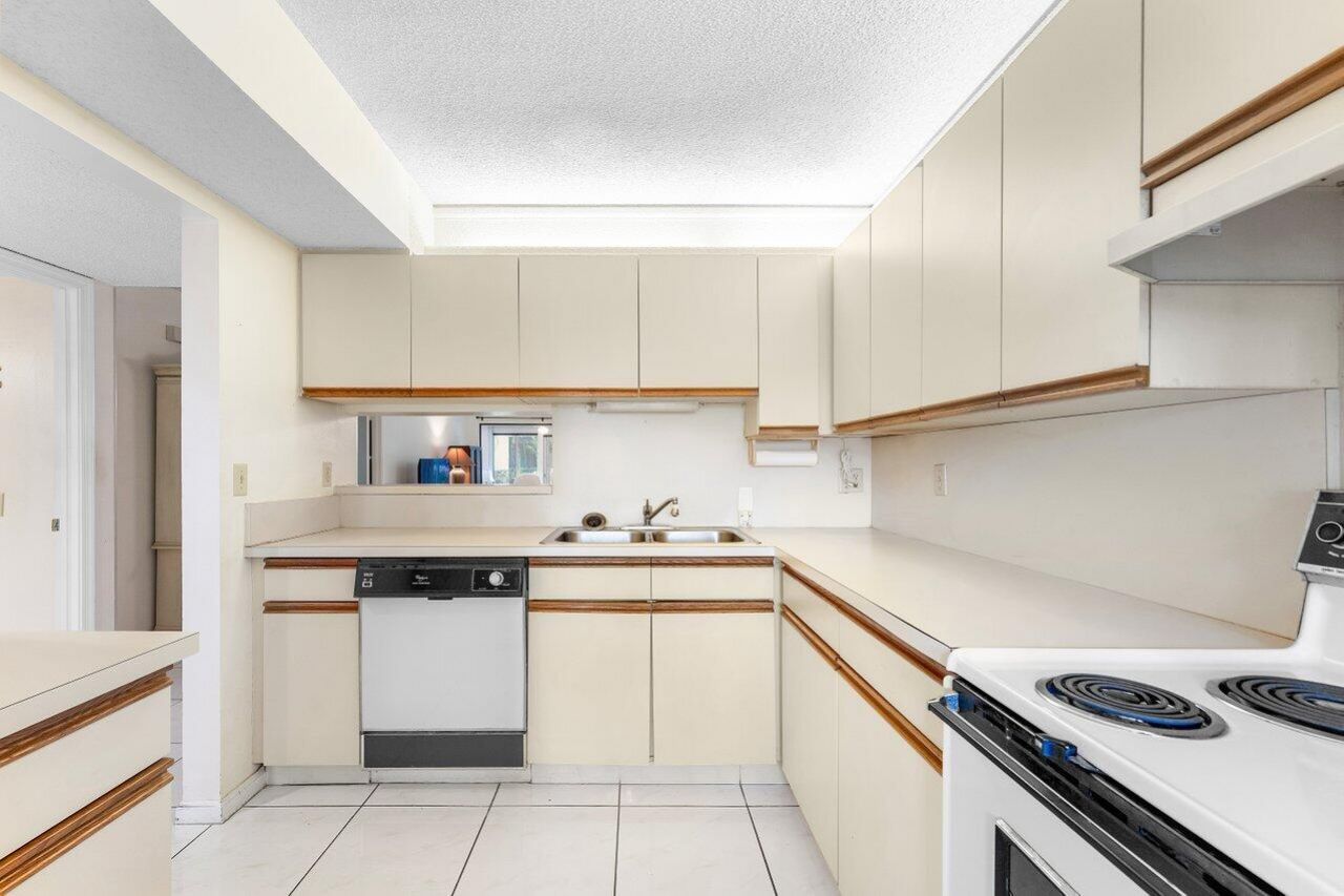 10118 Mangrove Drive, Unit 104, Boynton Beach, FL 33437 Photo
