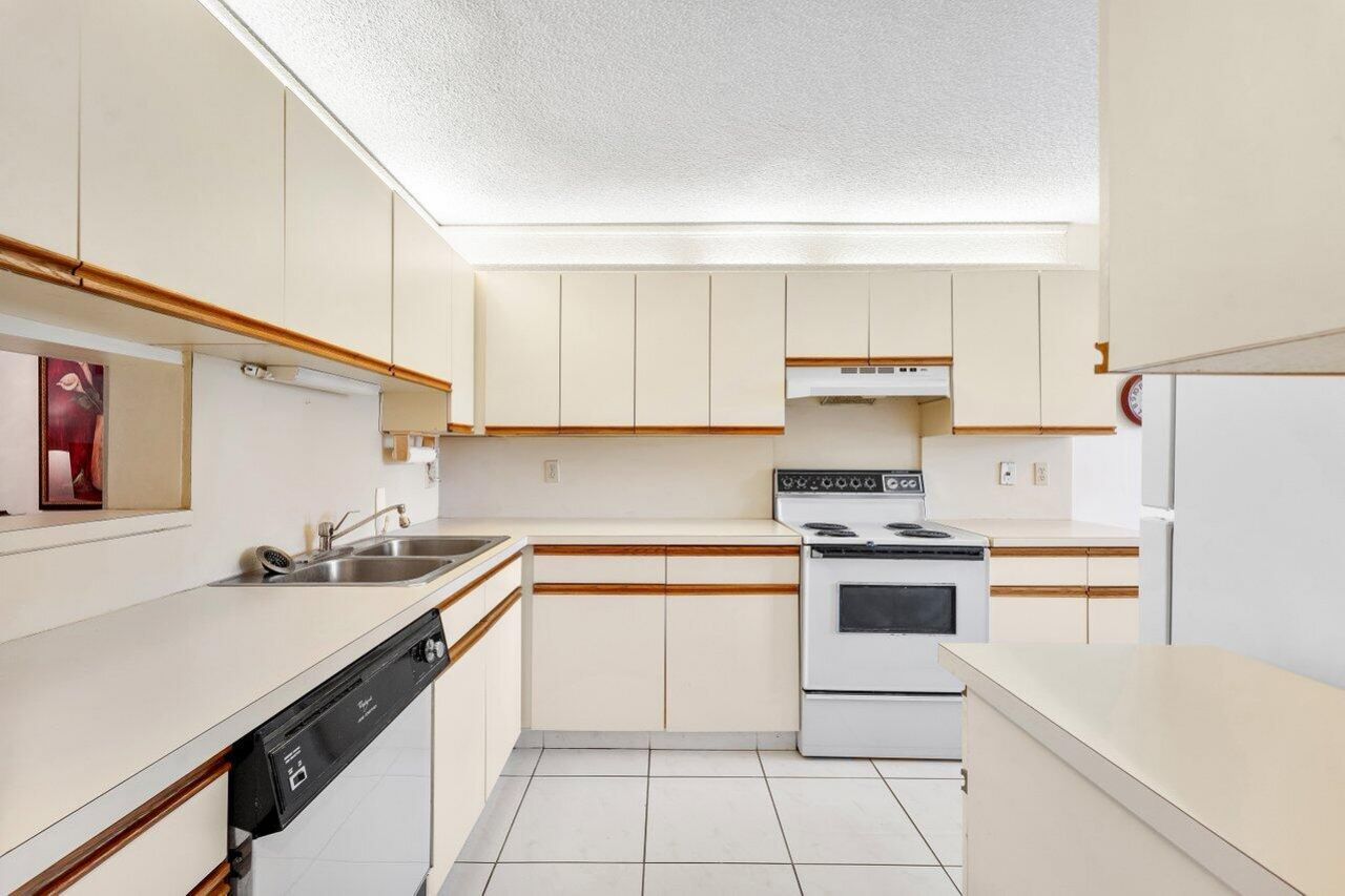 10118 Mangrove Drive, Unit 104, Boynton Beach, FL 33437 Photo