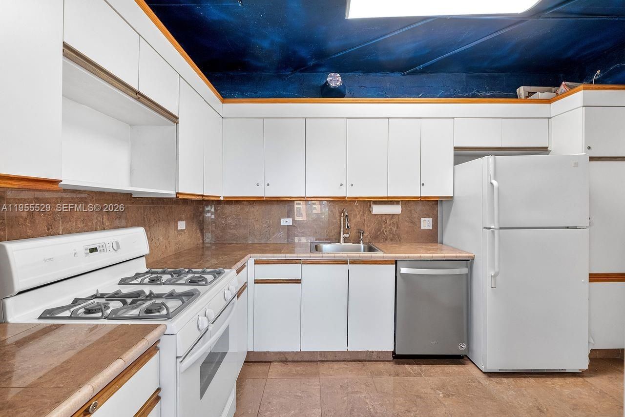 700 Biltmore Way, Unit 501, Coral Gables, FL 33134 Photo