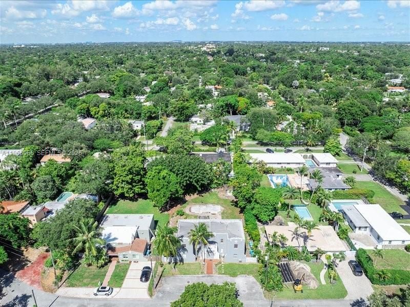 11402 NE 8th Ct, Biscayne Park, FL 33161 Photo