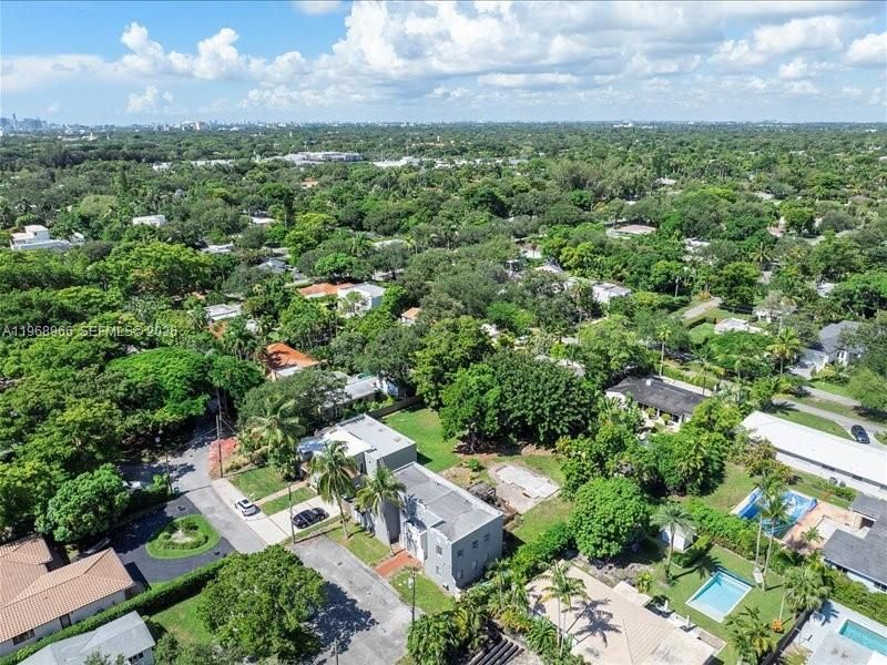 11402 NE 8th Ct, Biscayne Park, FL 33161 Photo