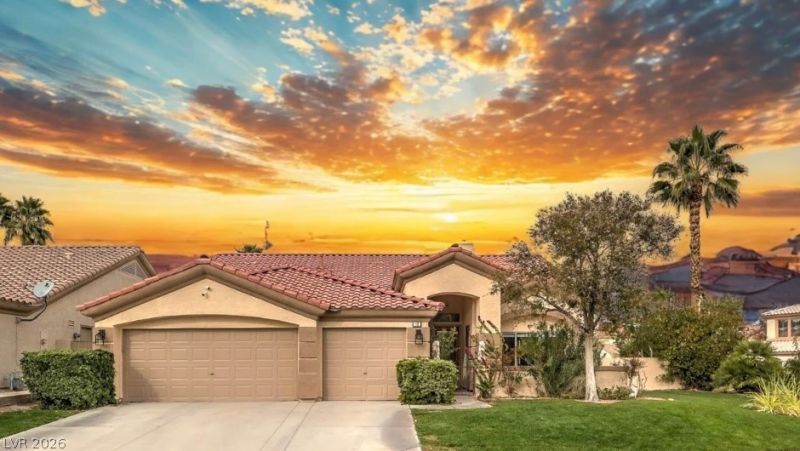 10 Castle Creek Court, Las Vegas, NV 89148