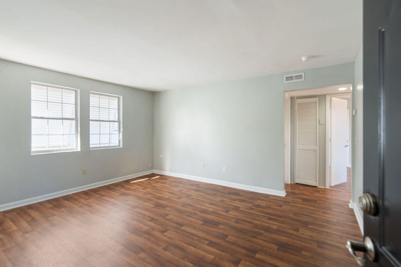 13-15 Norman Street Photo 31