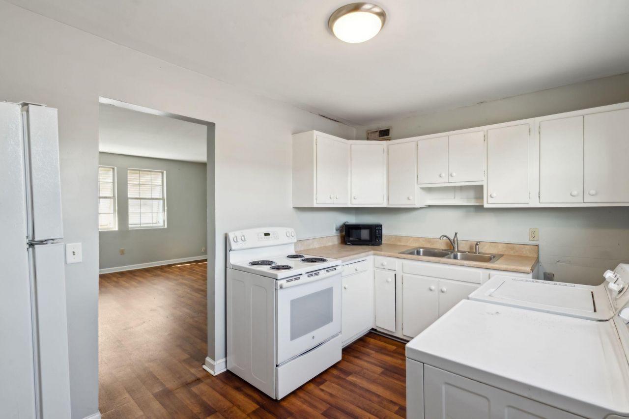 13-15 Norman Street Photo 34