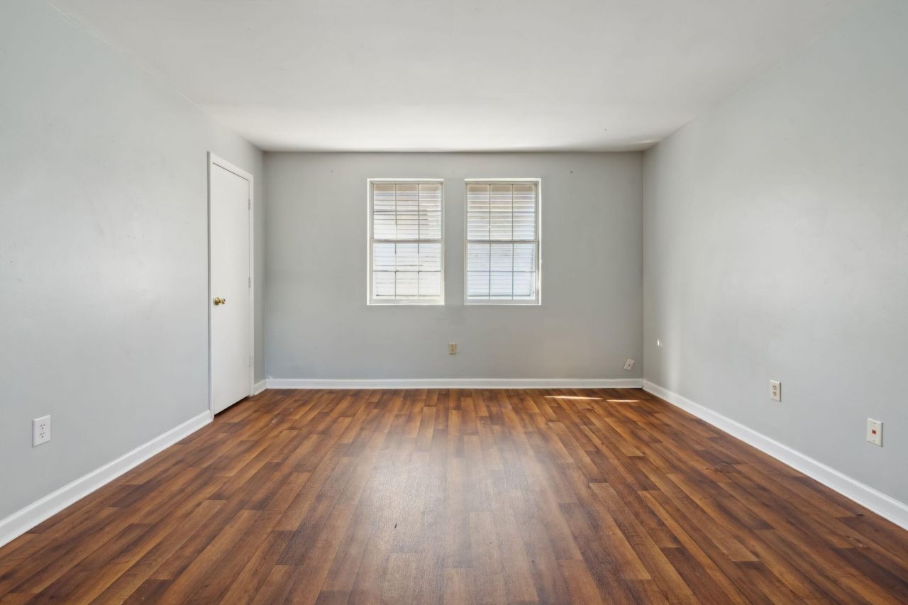 13-15 Norman Street Photo 34