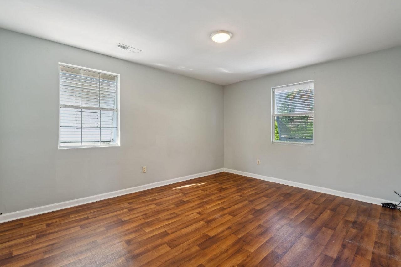 13-15 Norman Street Photo 40