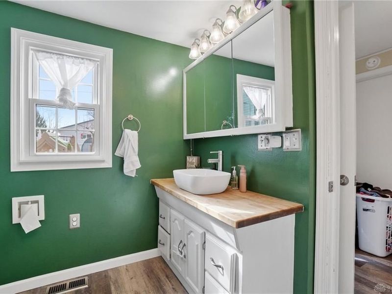 135 N Main Street, Mechanicsburg, OH 43044 Photo 27