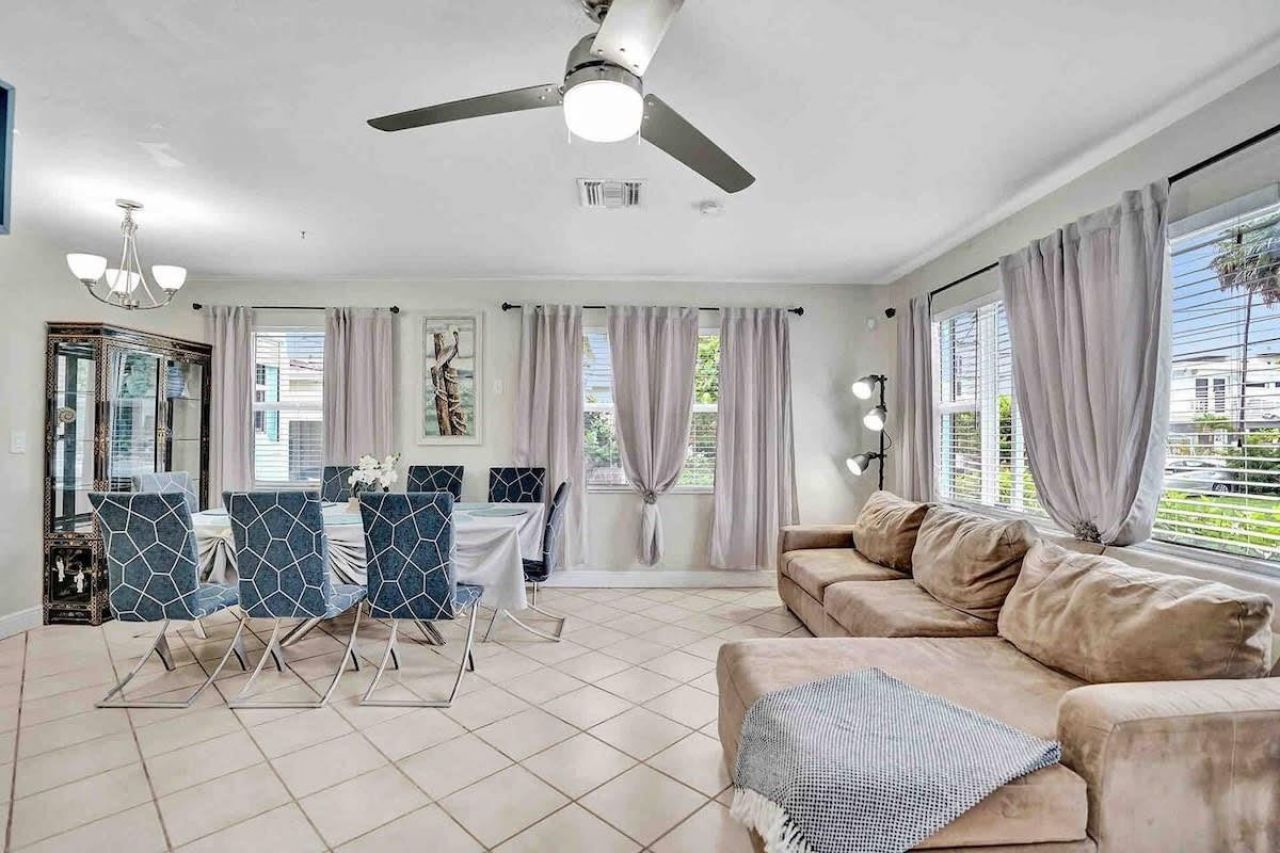 326 Walnut St, Hollywood, FL 33019 Photo