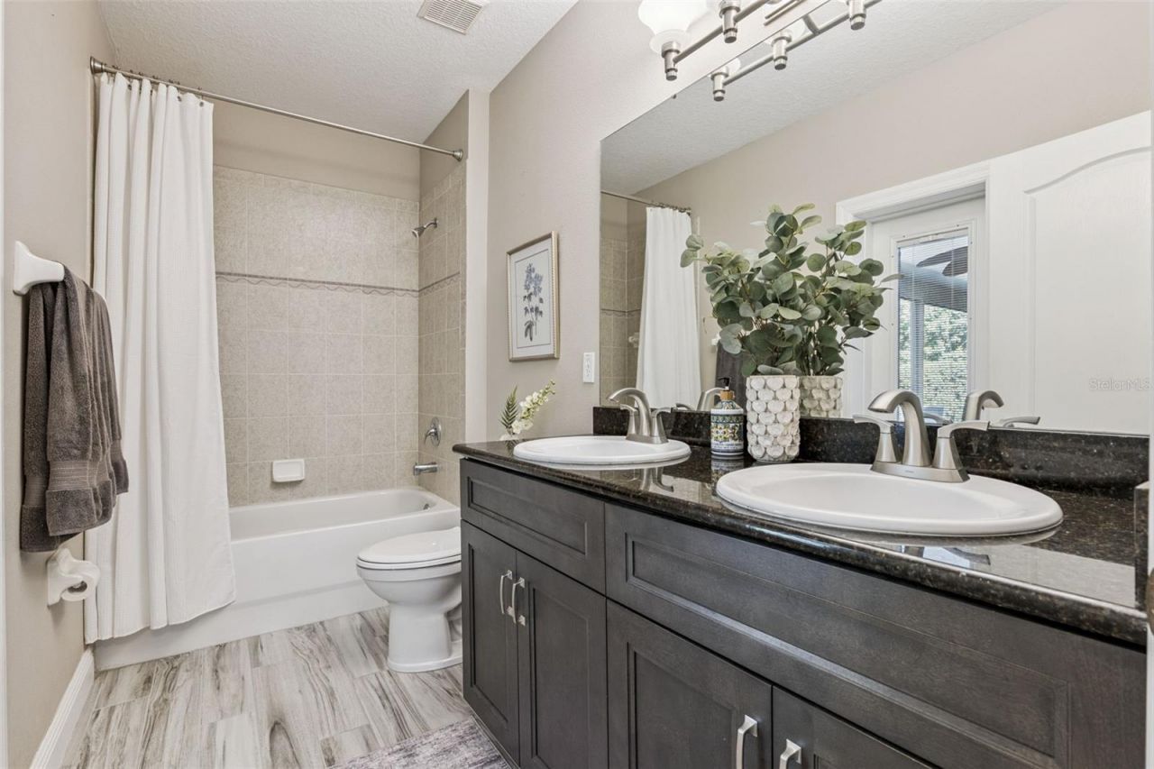 1545 Covered Bridge Drive, Deland, FL 32724 Photo