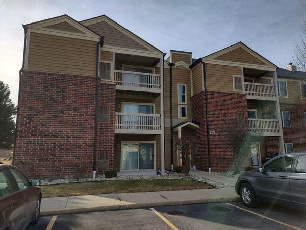 208 Glengarry Drive, Unit 104, Bloomingdale, IL 60108