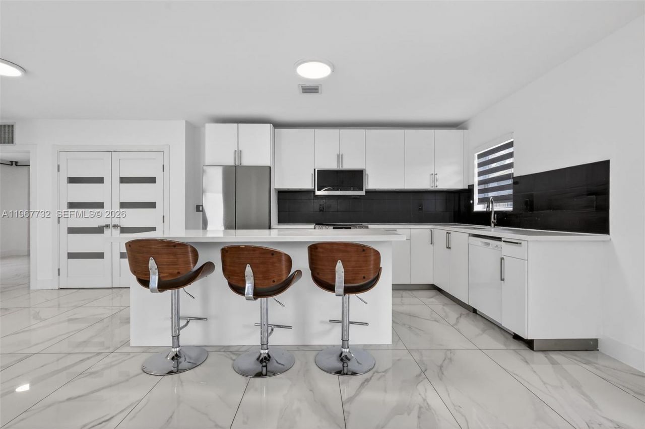 574 NW 98th St, Miami, FL 33150 Photo