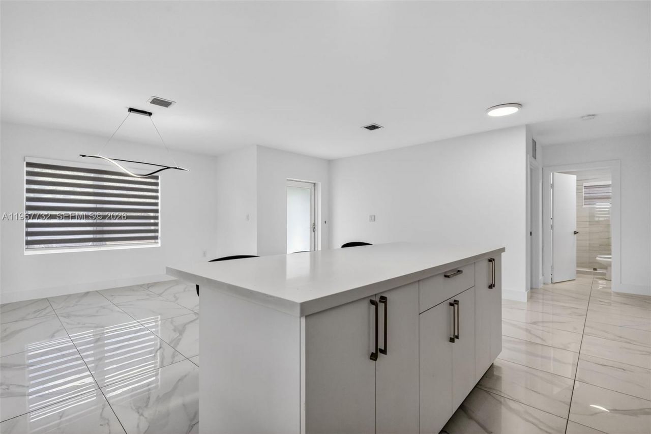 574 NW 98th St, Miami, FL 33150 Photo