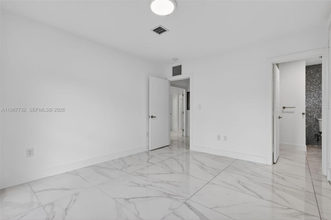 574 NW 98th St, Miami, FL 33150 Photo