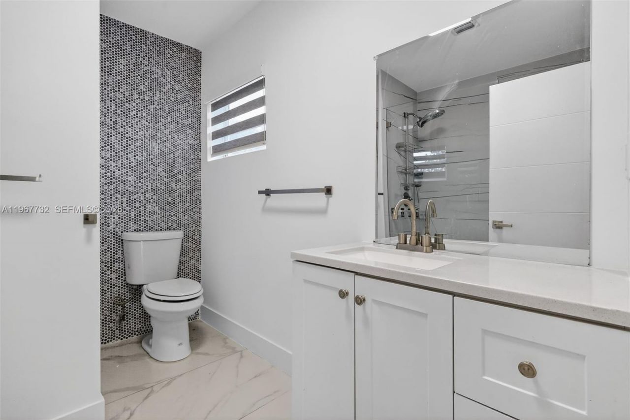 574 NW 98th St, Miami, FL 33150 Photo