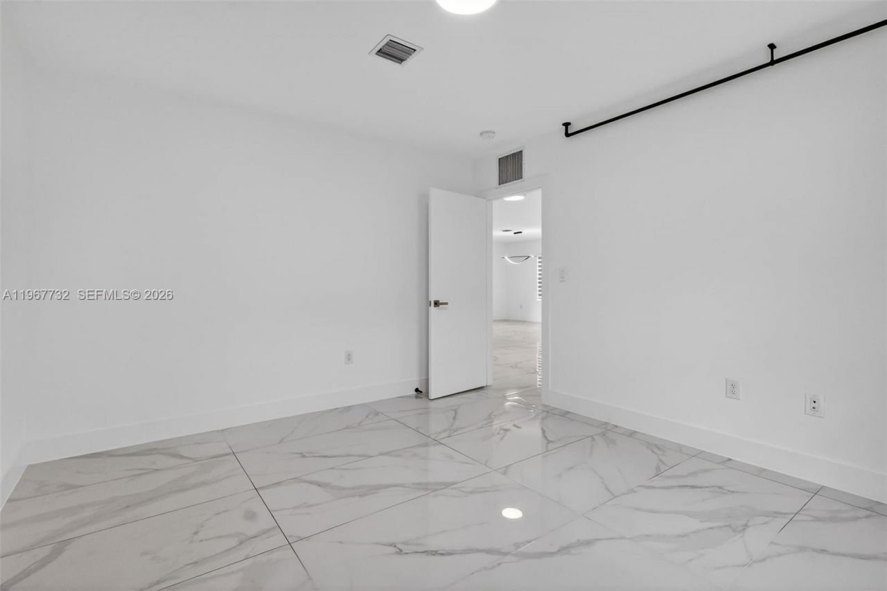 574 NW 98th St, Miami, FL 33150 Photo