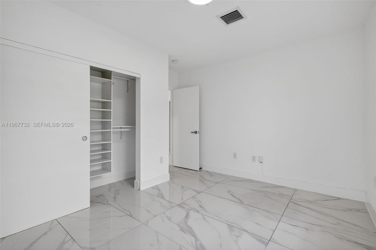 574 NW 98th St, Miami, FL 33150 Photo