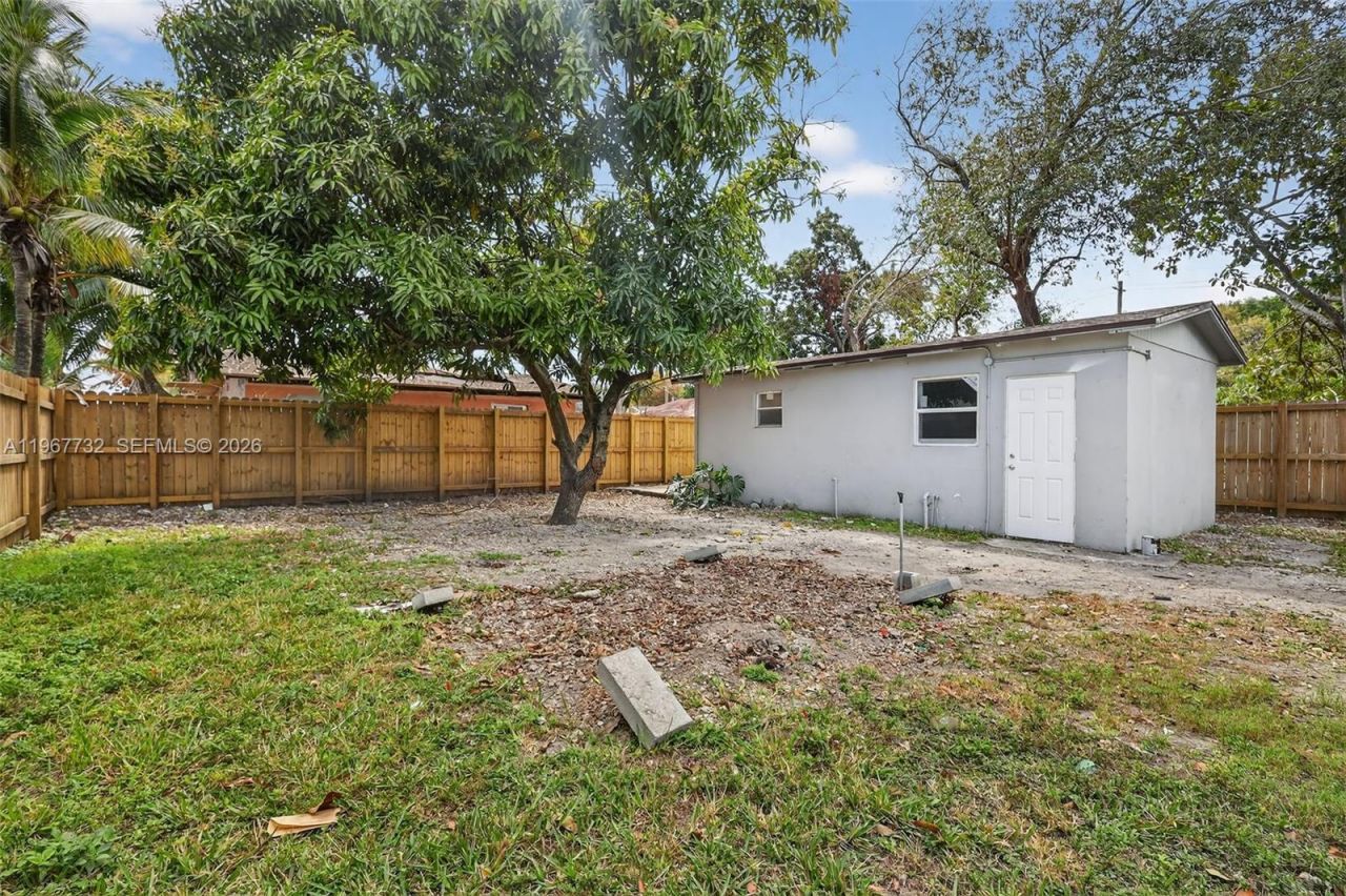 574 NW 98th St, Miami, FL 33150 Photo