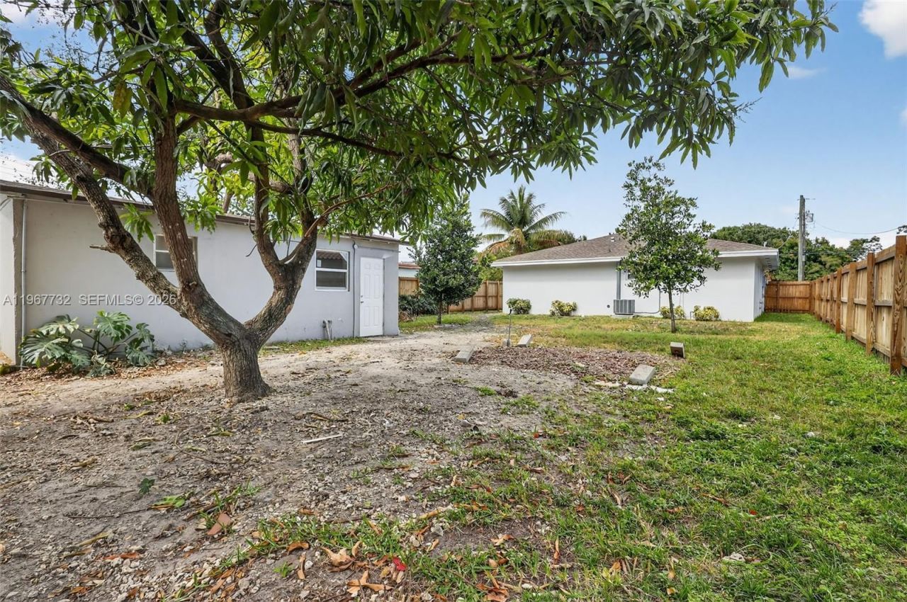 574 NW 98th St, Miami, FL 33150 Photo