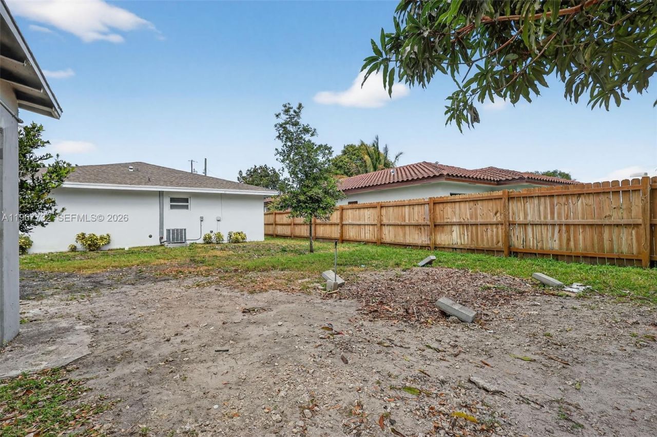 574 NW 98th St, Miami, FL 33150 Photo