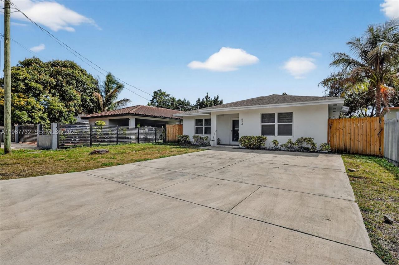 574 NW 98th St, Miami, FL 33150 Photo
