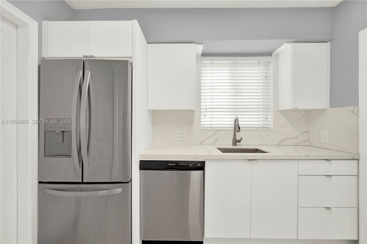 2001 SW 37th Ave, Miami, FL 33145 Photo