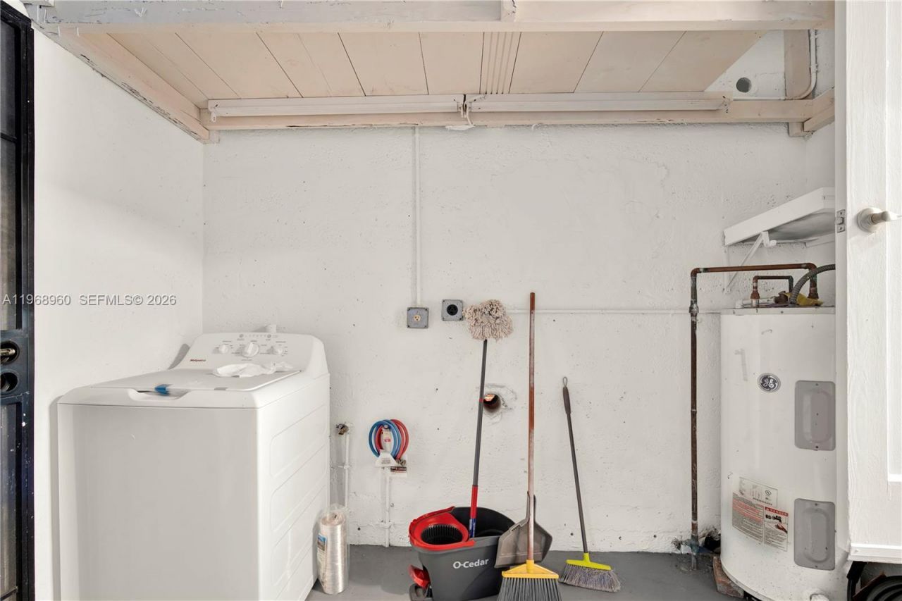 2001 SW 37th Ave, Miami, FL 33145 Photo