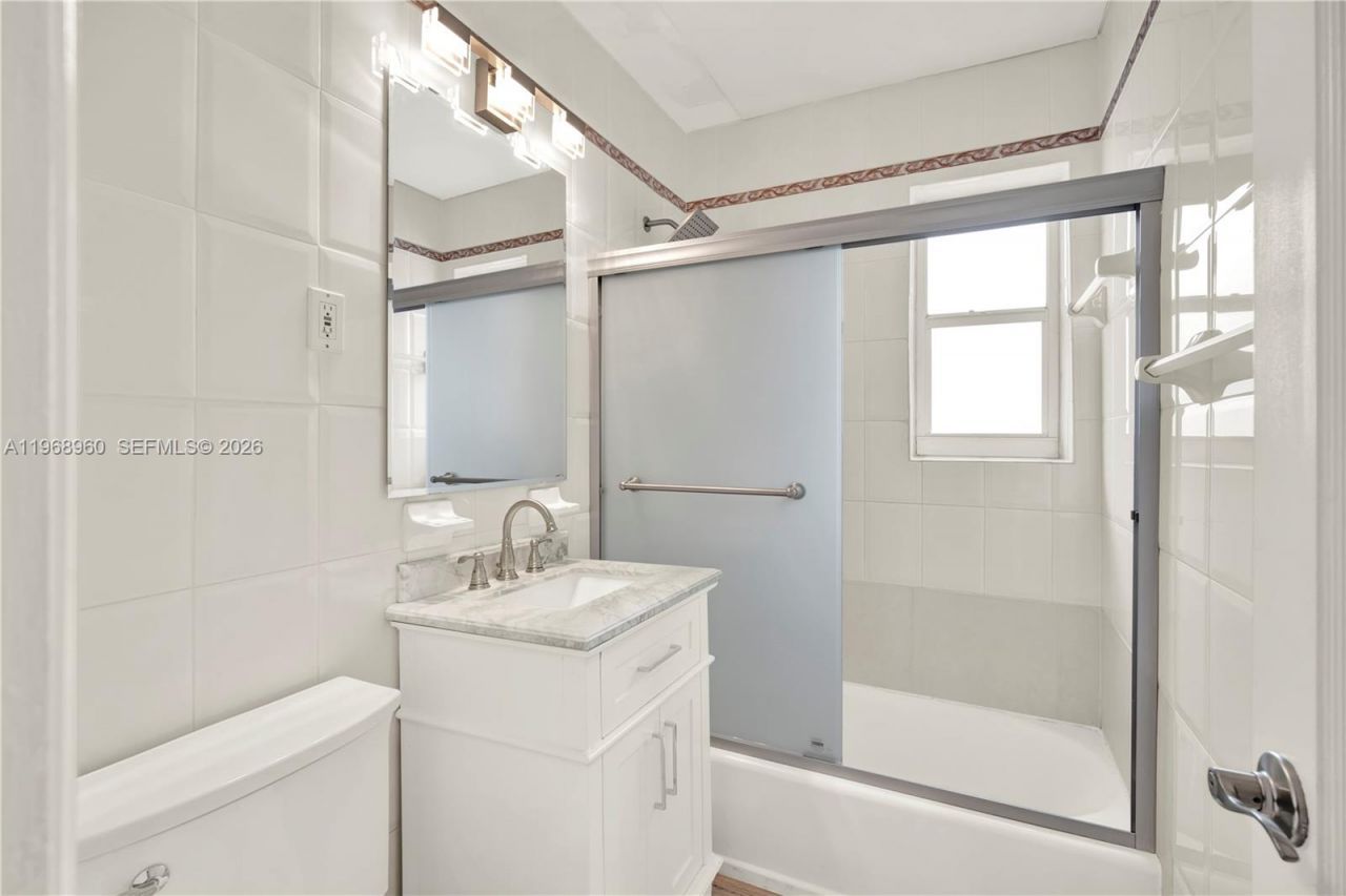 2001 SW 37th Ave, Miami, FL 33145 Photo