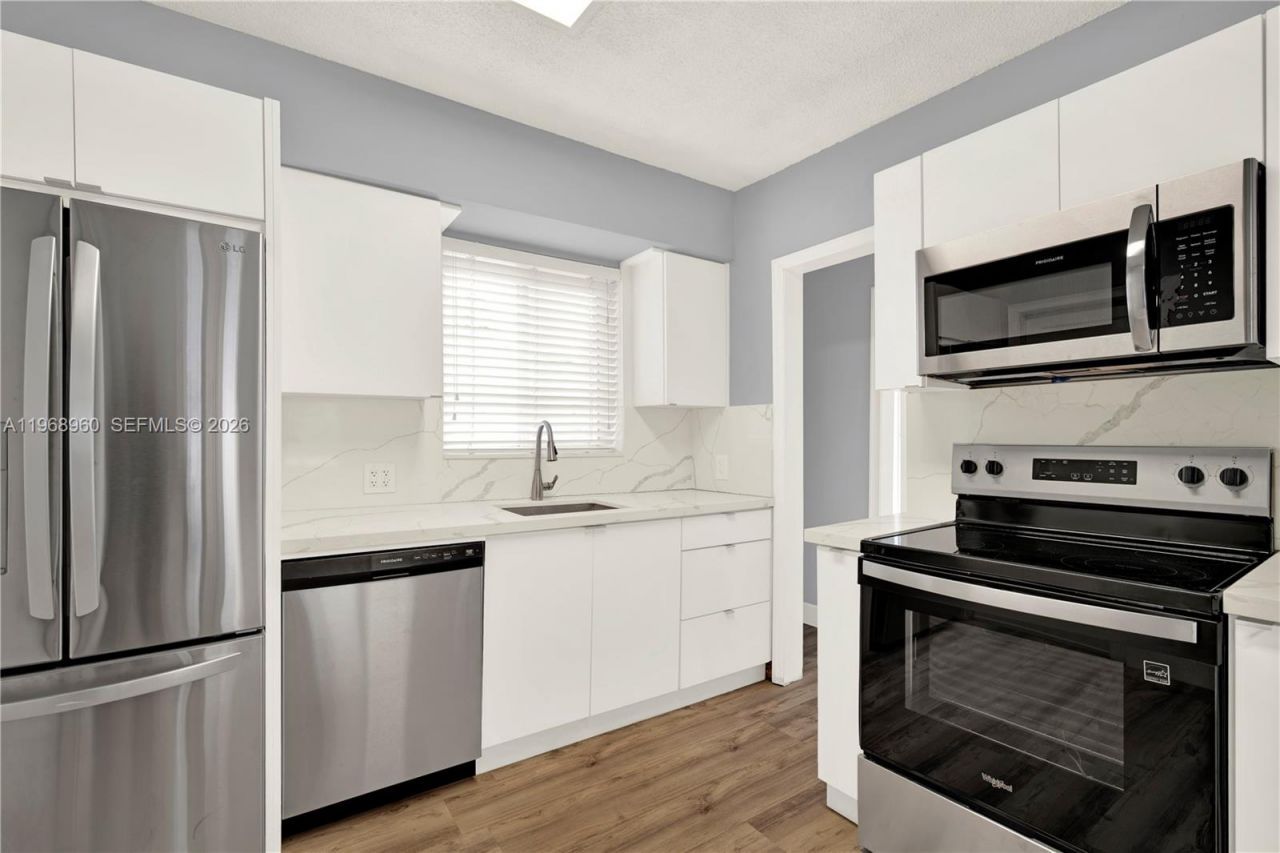 2001 SW 37th Ave, Miami, FL 33145 Photo