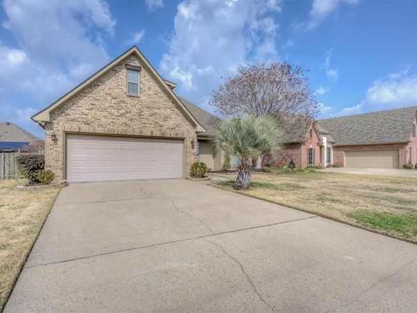 307 Briars Court, Bossier City, LA 71111