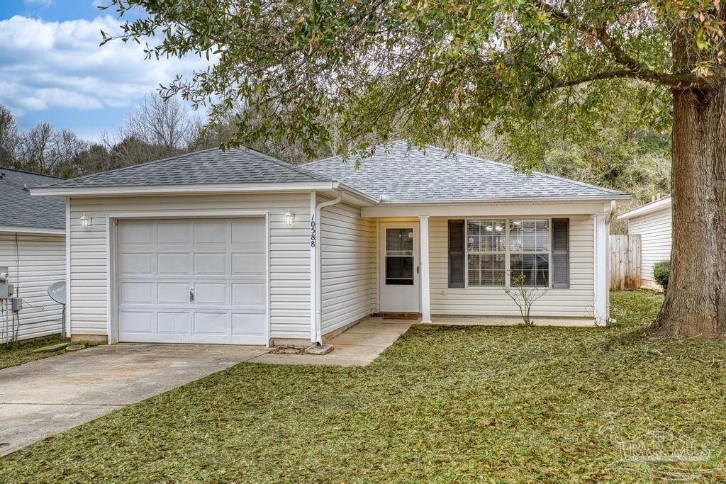 10588 Wilderness Ln, Pensacola, FL 32534 Main Photo