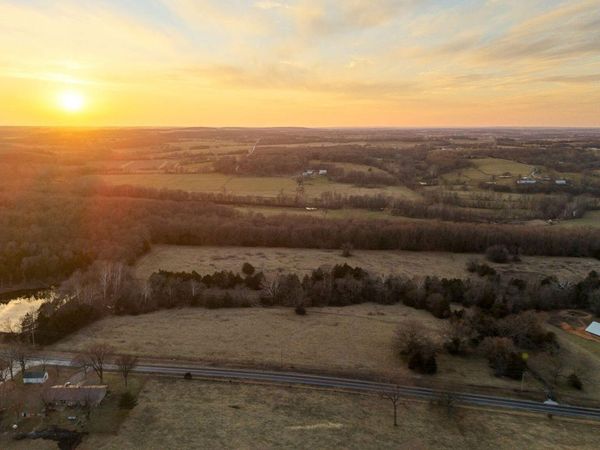 308 State Road F , Elkland, MO 65644