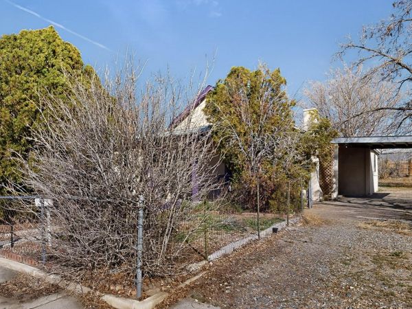 1204 Edith Boulevard SE, Albuquerque, NM 87102